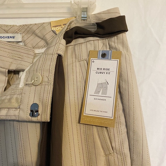 Dockers Mid Rise Capris - Picture 4 of 6